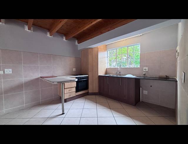 5 BEDROOM HOUSE TO LET IN STONEHENGE